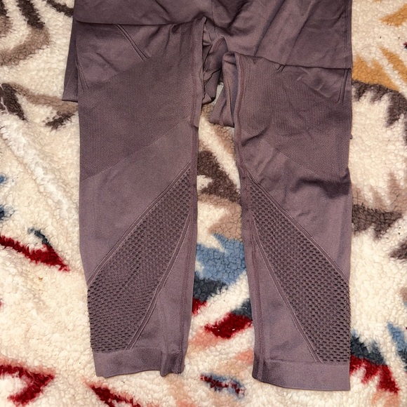 Avira Vibe Leggings - Picture 3 of 4